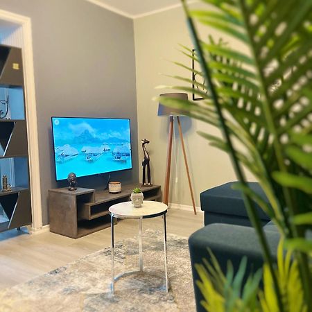 Joyful Apartment Tirana Esterno foto