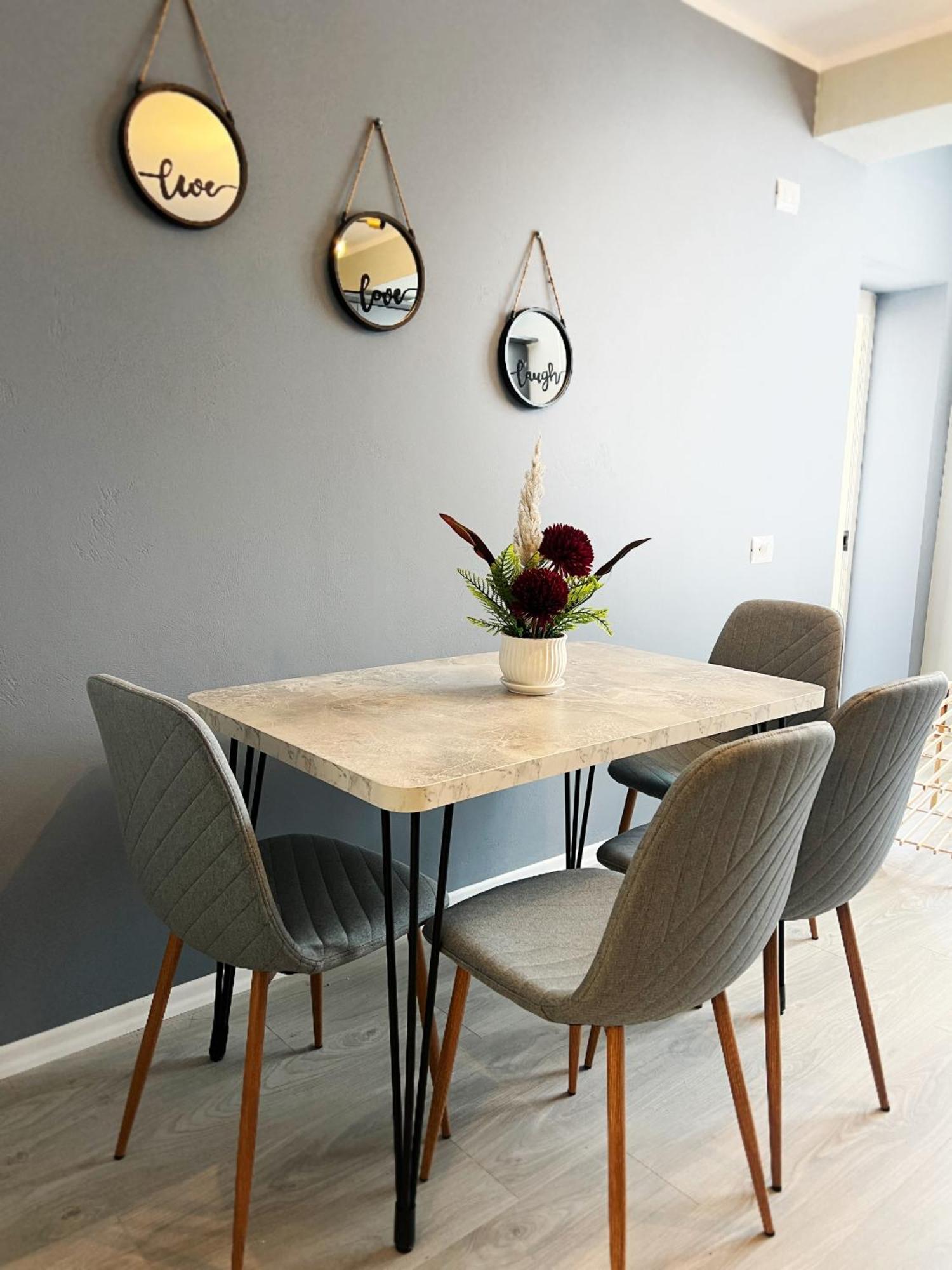 Joyful Apartment Tirana Esterno foto